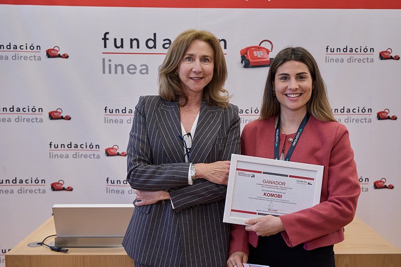 Komobi gana premio por su contribución a la seguridad vial y movilidad sostenible