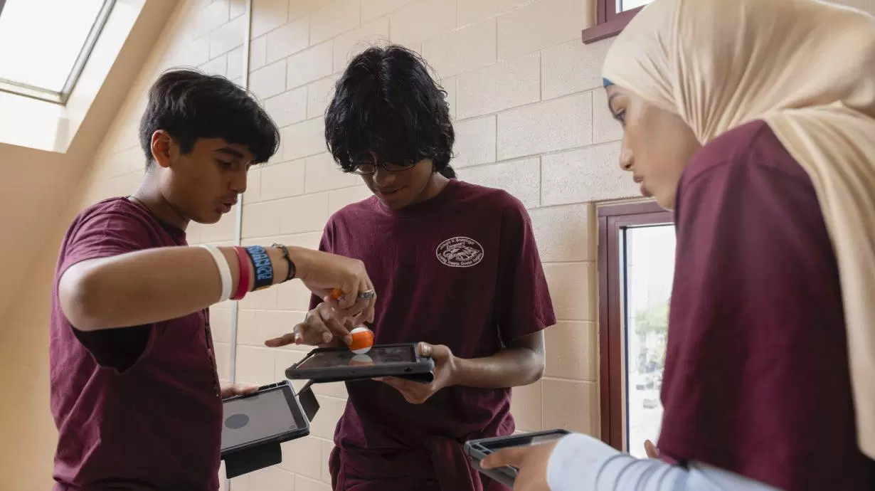 Verizon Innovative Learning alcanza a 8.5 millones de estudiantes y suma 34 escuelas para 2025-2026