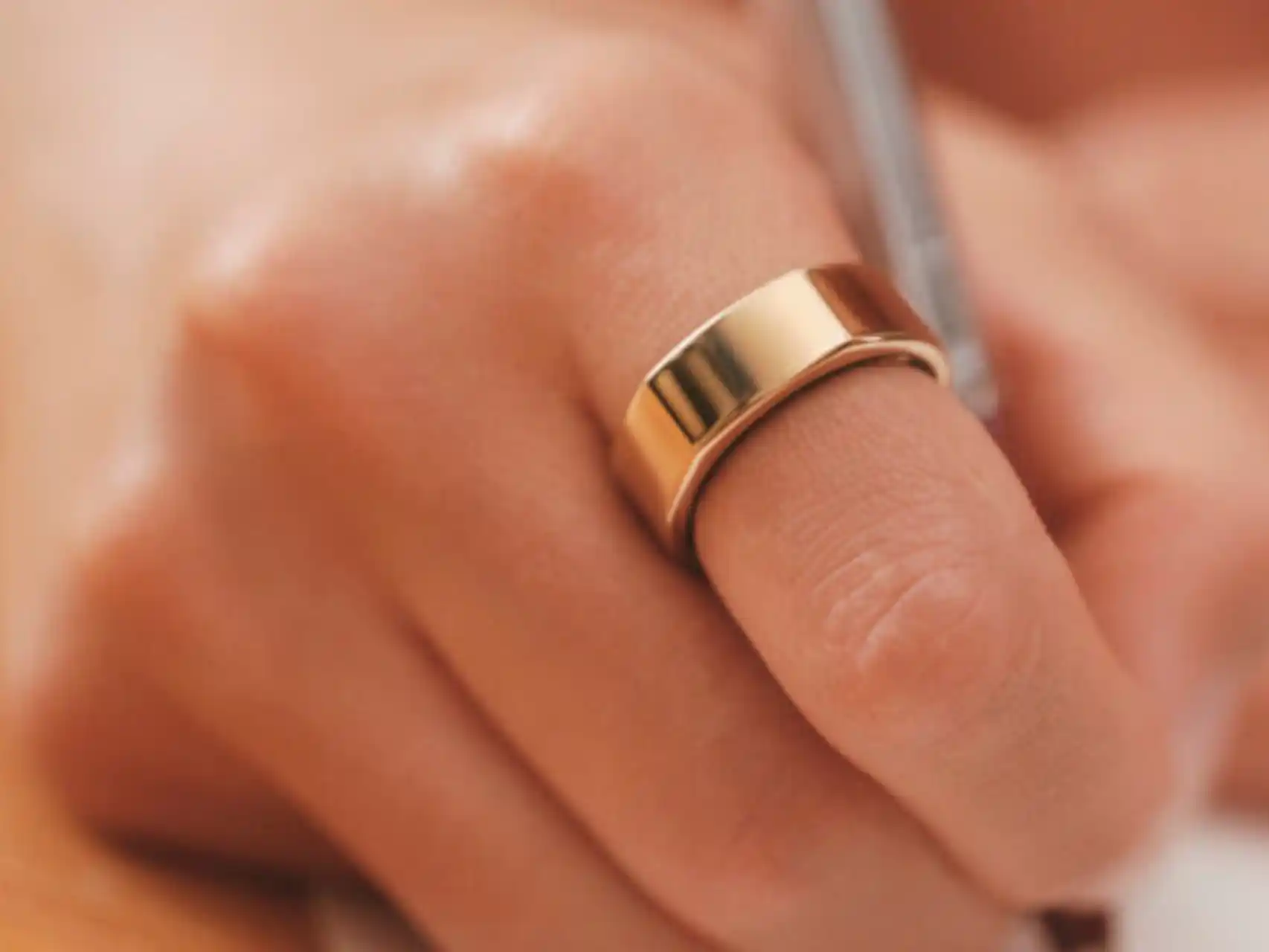 Un Anillo Español Hace Historia: Primer Wearable Certificado Médicamente para Predecir la Ansiedad
